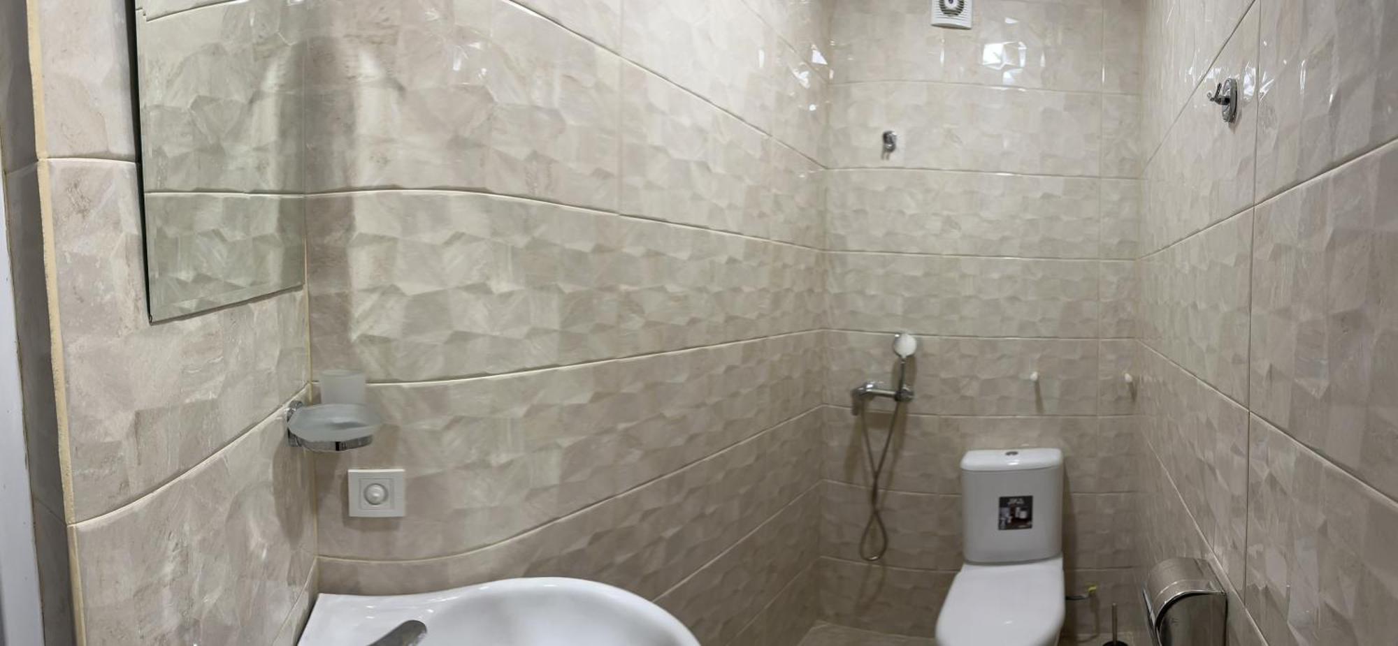 Nid Hotel Тбилиси Екстериор снимка
